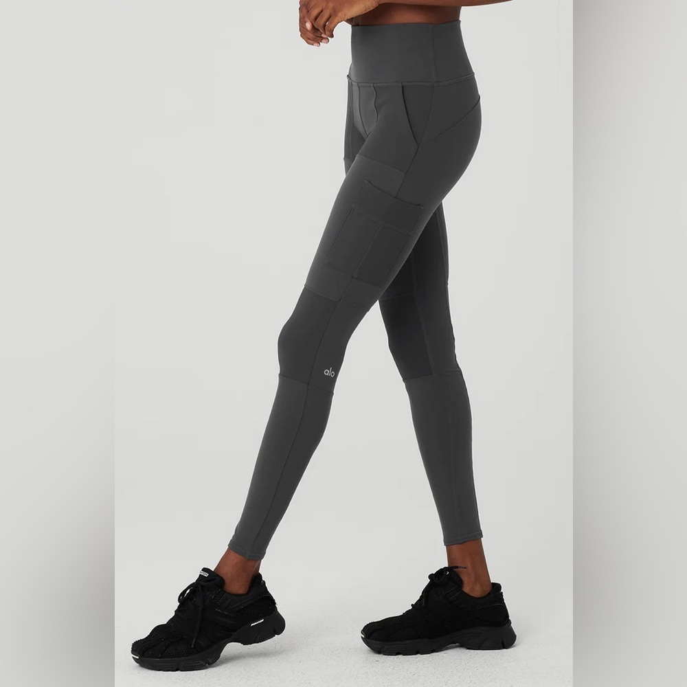 ALO || Navy High-Waist Cargo Legging